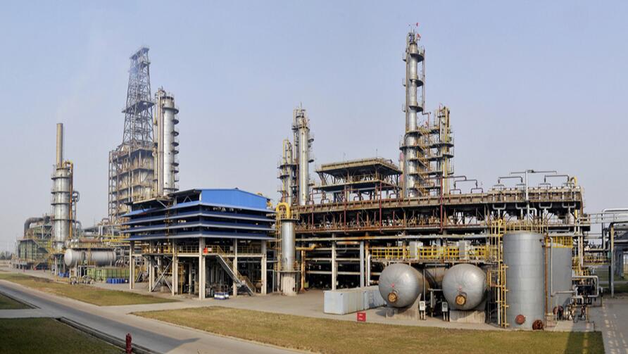 電伴熱帶用于工業罐體的保溫防凍 電伴熱帶用于工業罐體的保溫防凍